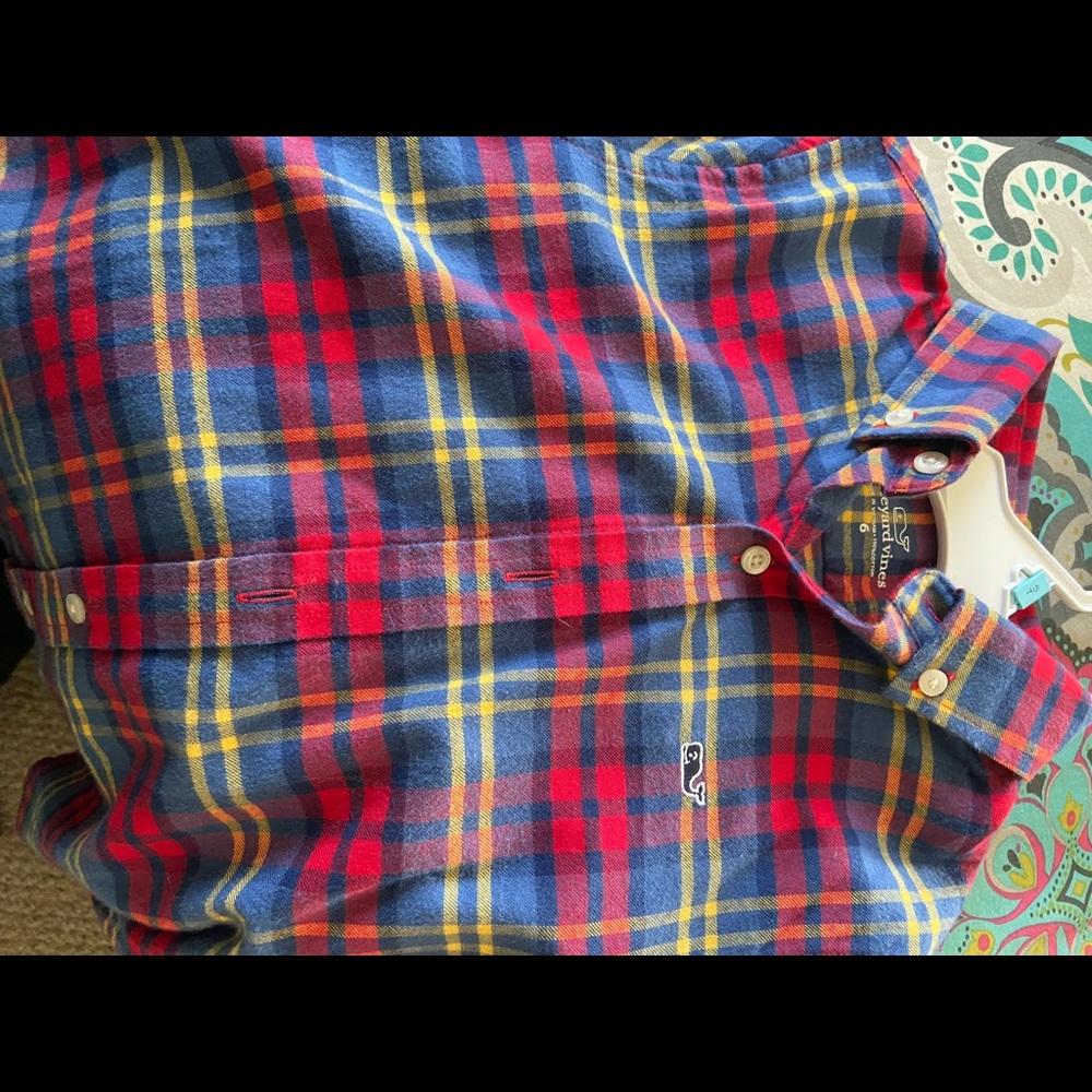 Size 6 flannel boys vineyard vines button down.